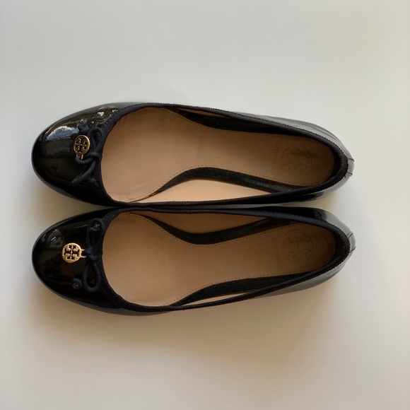 Tory Burch Chelsea Black Patent Pumps Heels sz 6M - Picture 2 of 6